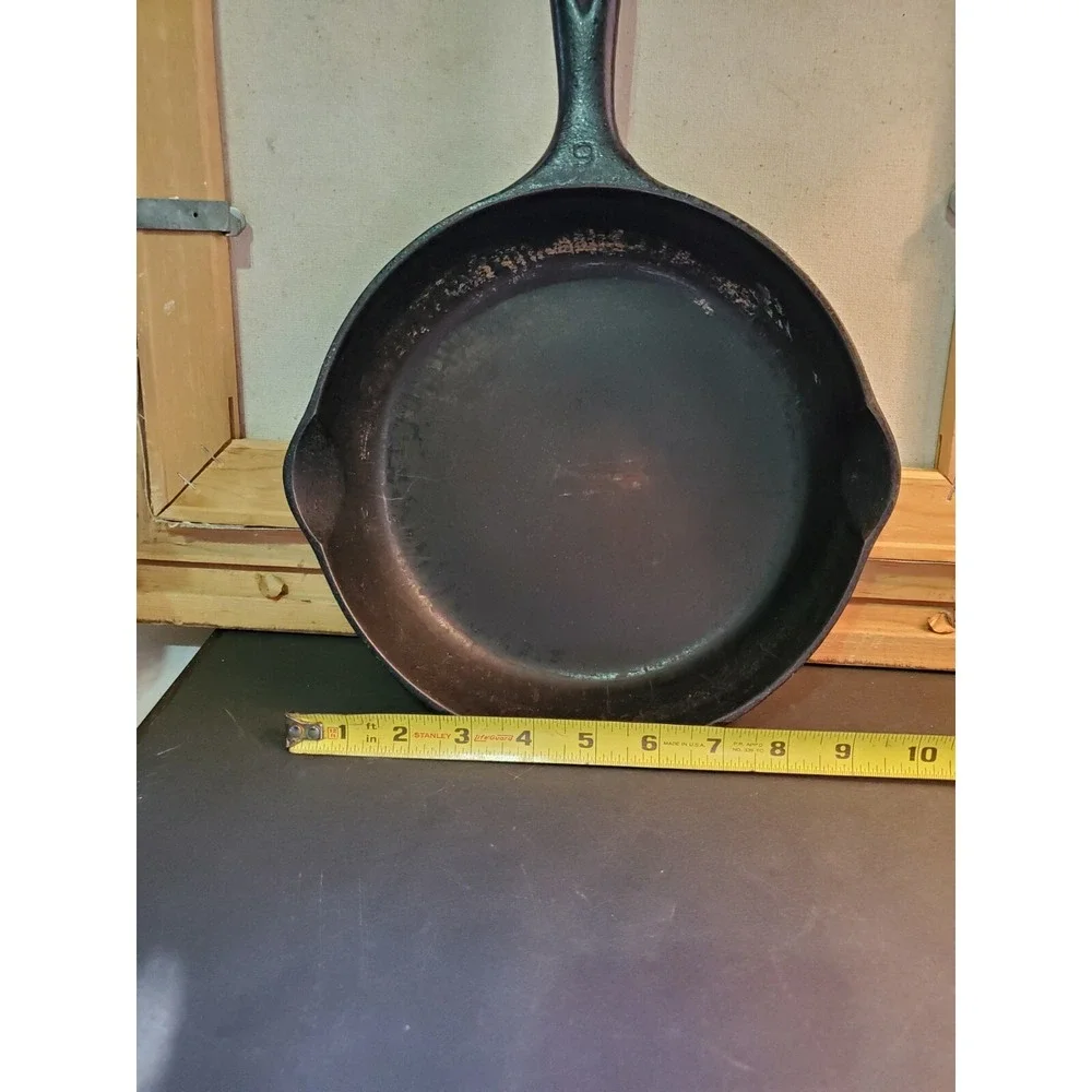 Vintage WAGNER WARE Cast Iron No. 6 Skillet 1056 Z - SITS FLAT Frying Pan Nice